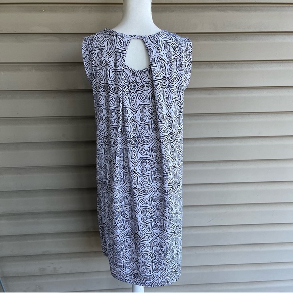 •New Directions• Keyhole Back Swing Dress - Size Medium - Picture 5 of 8